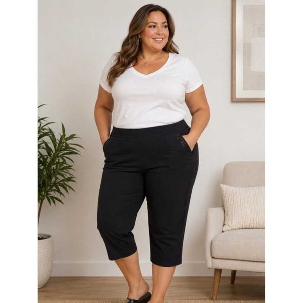 ATTYRE.‎ Black Capris with a touch of Sparkle. Size 20W. Pull Up Style.